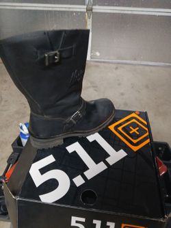 Side zip coyote boot