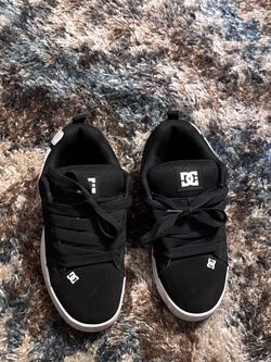DC Skater shoes size 9 men’s