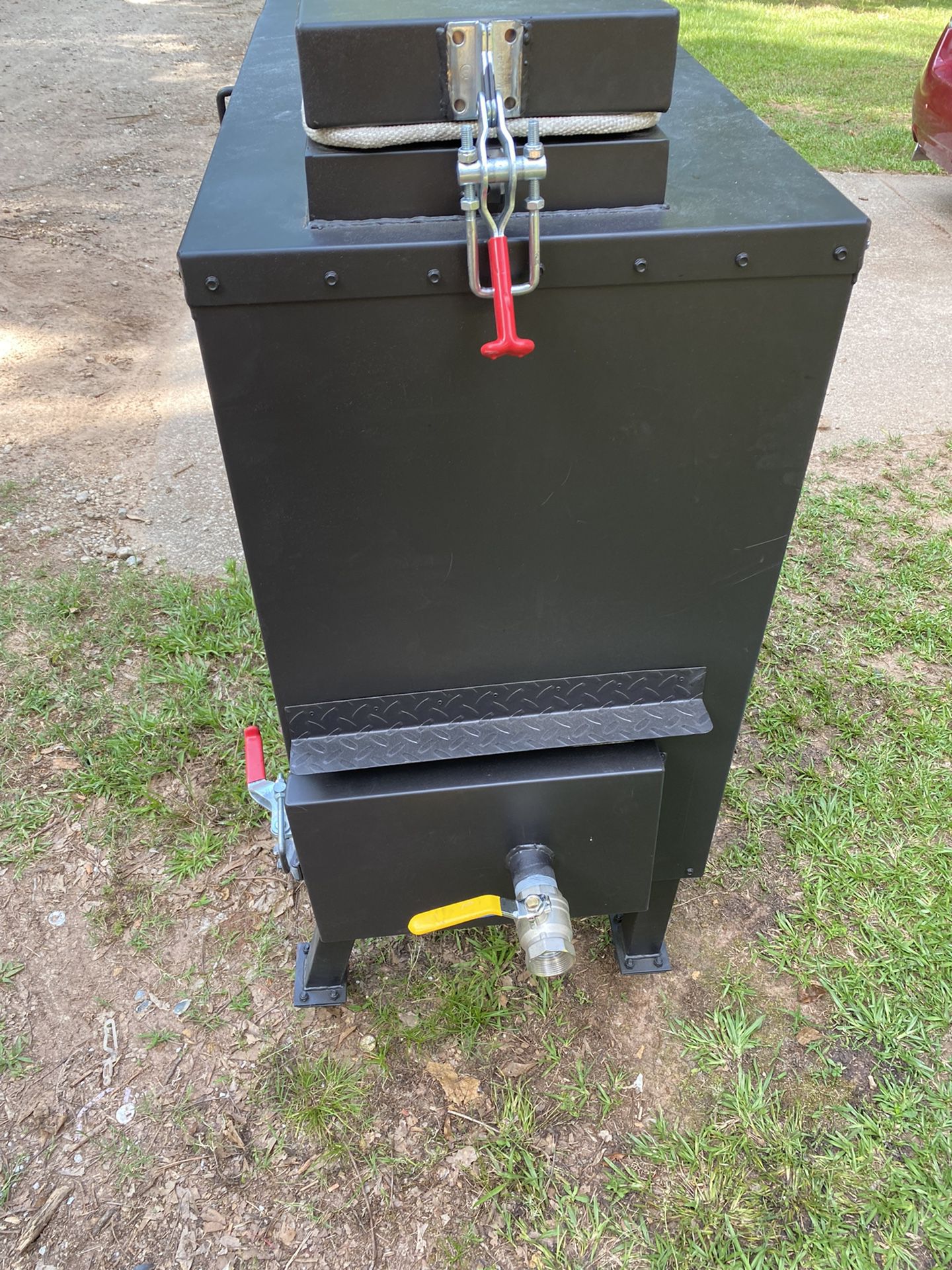 Old Country BBQ Insulated Gravity Fed Smoker - DDR Fab & DDR BBQ Supply