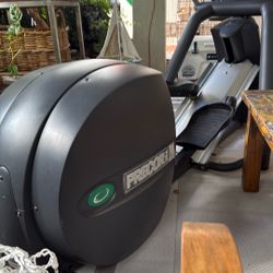 PRECOR EFX 546 Elliptical 