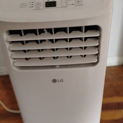 LG Portable Air Conditioner . Gently Used Still New