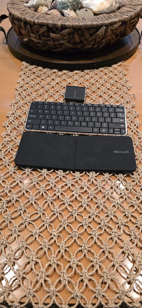 MICROSOFT WEDGE BLUETOOTH PORTABLE KEYBOARD AND MOUSE