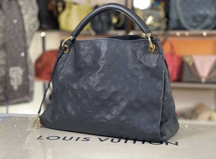 gorgeous, Luxury, Xl, L V Artsy, Authenticated