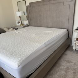 CAL KING FRAME & Mattress