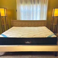 King Size Memory Foam Mattress (The DreamCloud Premier)