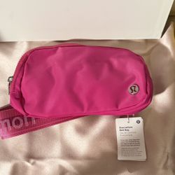 lululemon belt bag