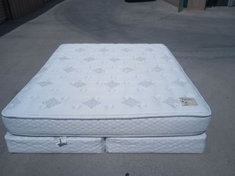 Serta king mattress and box spring