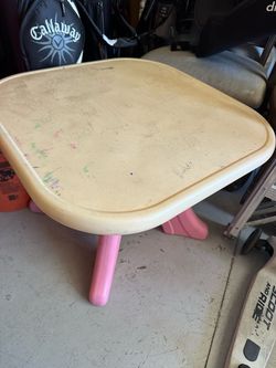 Children's table - Free