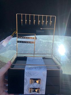 Jewelry holder