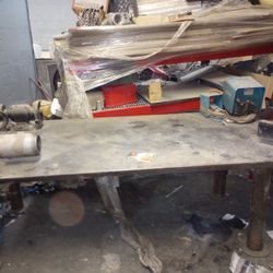 Welding Table With Heavy Duty Vise