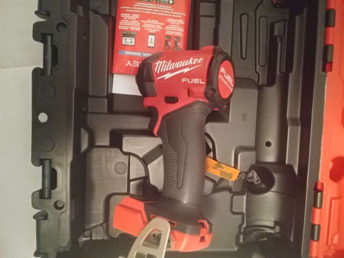 Milwaukee 2953-22 18V Cordless brushless Impact Driver With 2 5.0Ah Batteries, Charger, Case, and bit Set