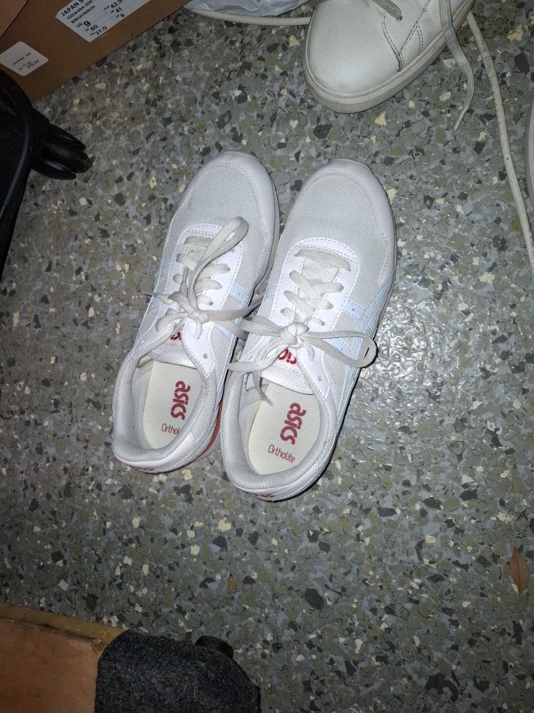 White Asics Women's Size 9 Tennis Shoe