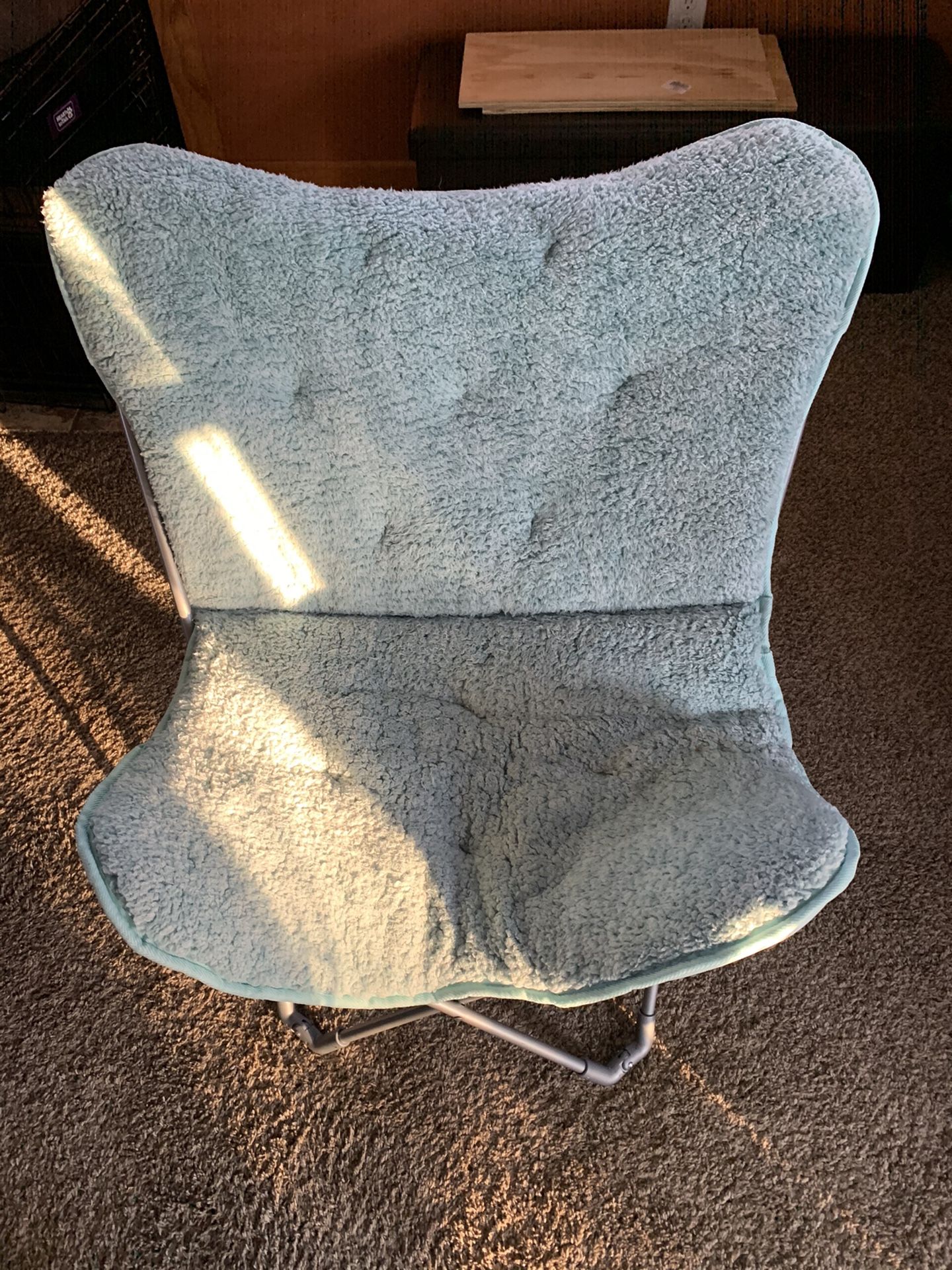 Dorm chair