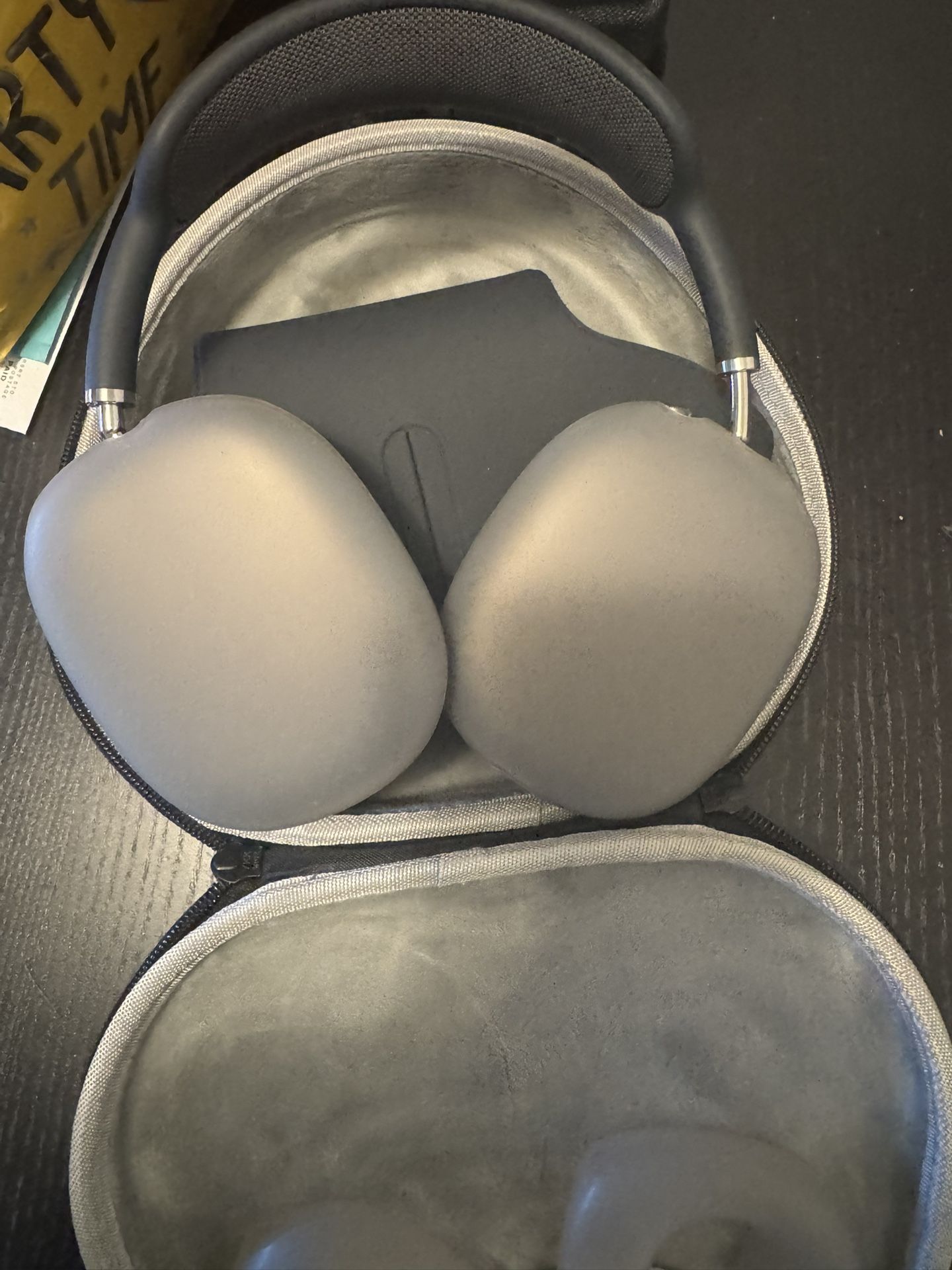 Apple AirPods Max Grey Or Space Grey
