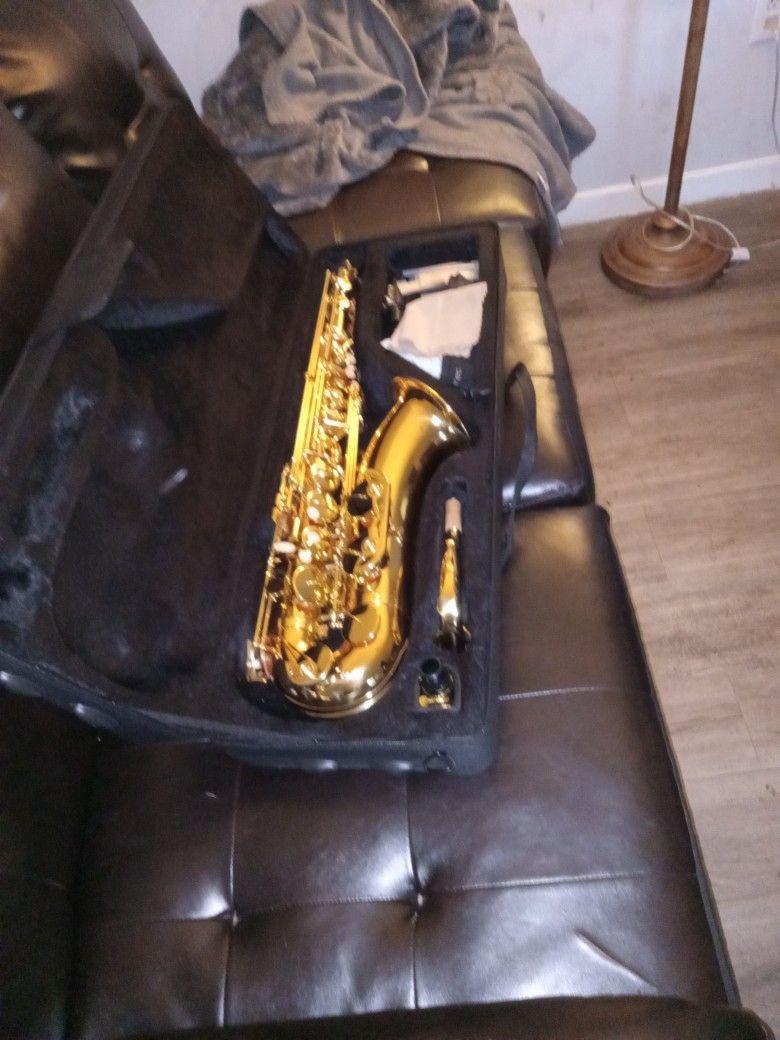 Tenor Saxophone Unbranded 