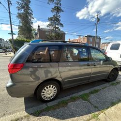Toyota Sienna 
