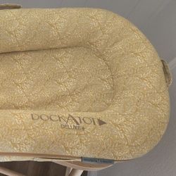 Dockatot with Exclusive William and Morris cover, never Used