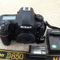 Nikon D850 46.7MP Full-Frame FX Digital SLR Camera Body - Only 2018 Clicks Only