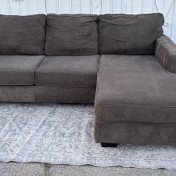 Ashley’s Furniture Reversible Chaise Sectional L Shape Couch Sofa 