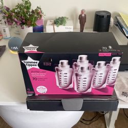 Brand new never used 70 count Tommy tippy breastmilk pouches