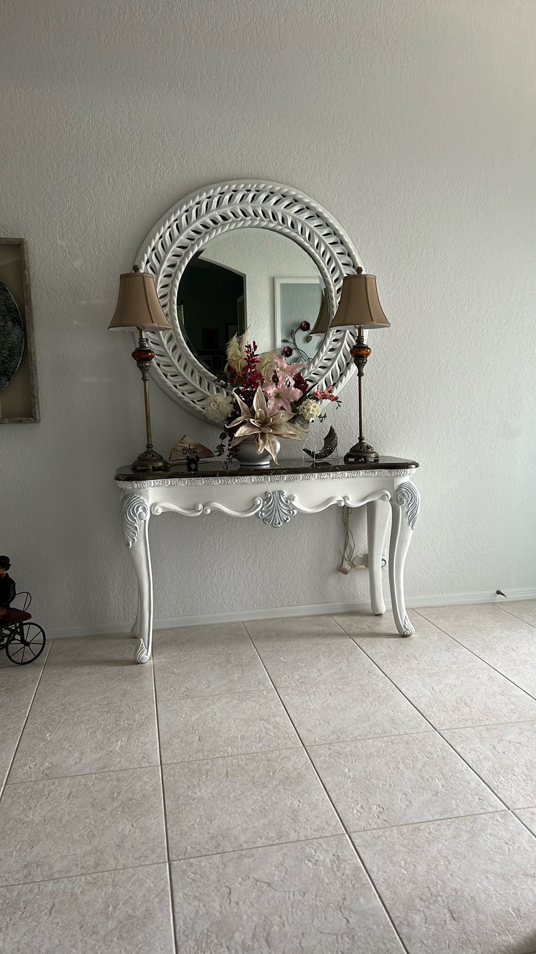 Entry Table And Mirror