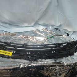 2019-20 Chevy Malibu Upper Grill (Body Parts)
