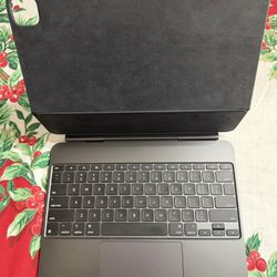 Magic Keyboard for iPad Pro 13” (M4)