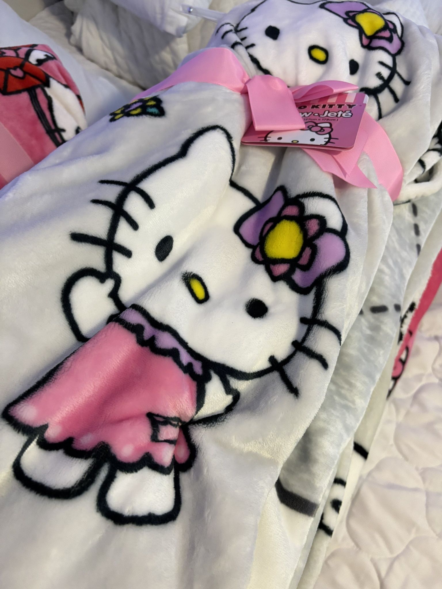 Hello Kitty Throw