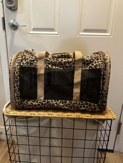 Pet carrier