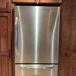Amana Refrigerator & Freezer 