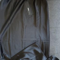Fashion nova Maxi Skirt Size M Black Satin 