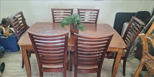Dining table and 6 chairs
