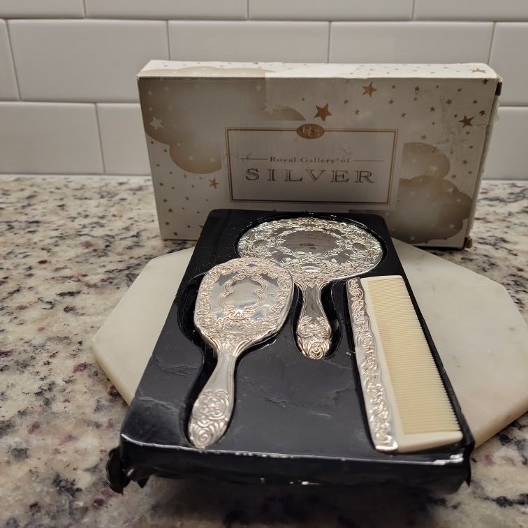 silver plated three piece dresser set Vintage Silverstar Silver-plated 3 Piece Dresser Set