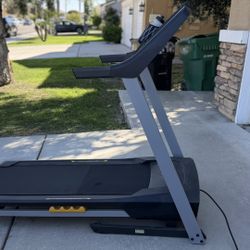 Gold’s Gym Treadmill 