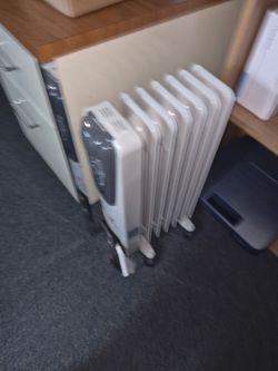 Oil-Filled Radiator Heater with Wheels