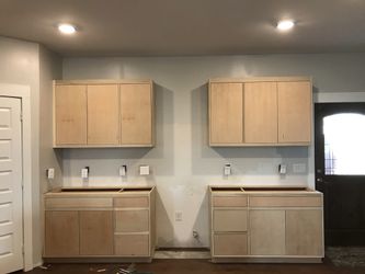 Gabinetes y puertas a Sus Órdenes 