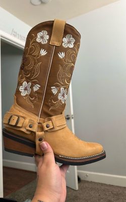 Cowboy / cowgirl boots
