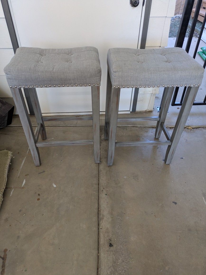 2 Bar Stools