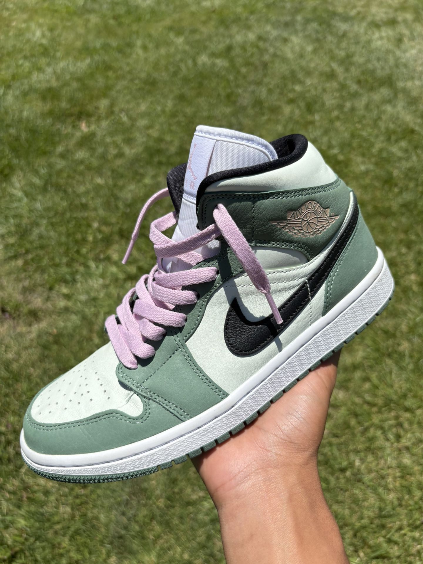 Women’s Jordan 1 Mid SE ‘Dutch Green’
