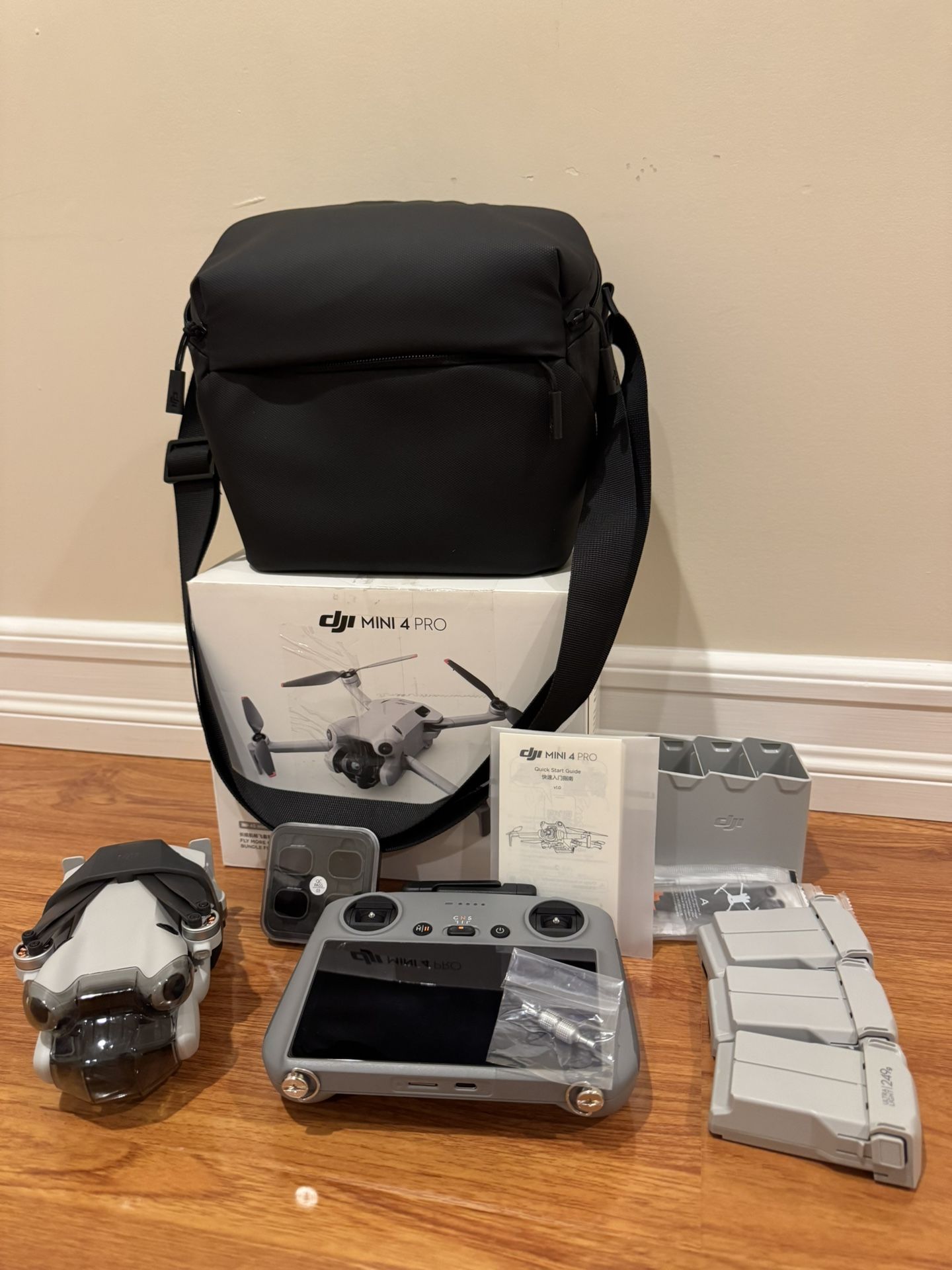 DJI Mini 4 Pro Fly More Combo (DJI RC 2)