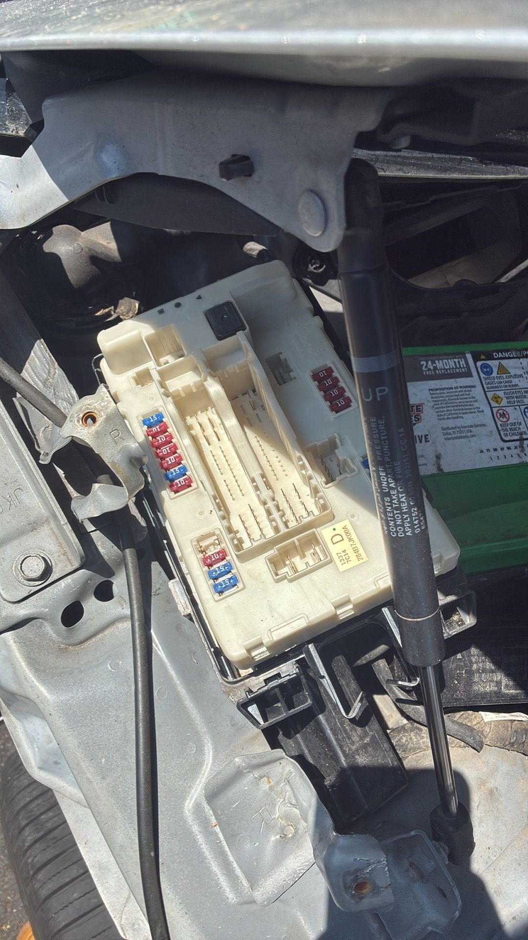 2008 Infinity G35x G37x Main Fuse Box