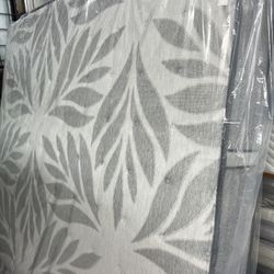 QUEEN SIZE SEALY MATTRESS & BOX SPRING BED SET