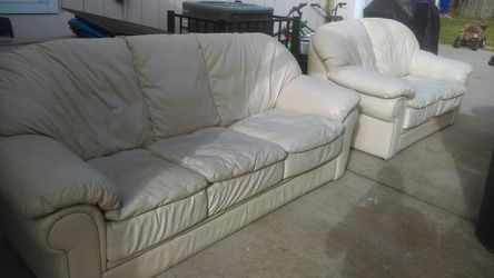 Sofa set Old ugly comfy $50.