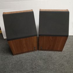Set Of Bose Speakers In Mint Condition No Scratches If I'm Not Mistaken These Are From Around 1978