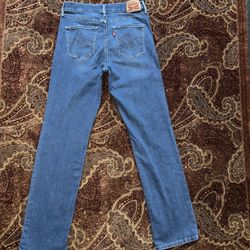 Levi's Womens 314 Shaping Straight Jeans in Size 31 Medium Blue Wash