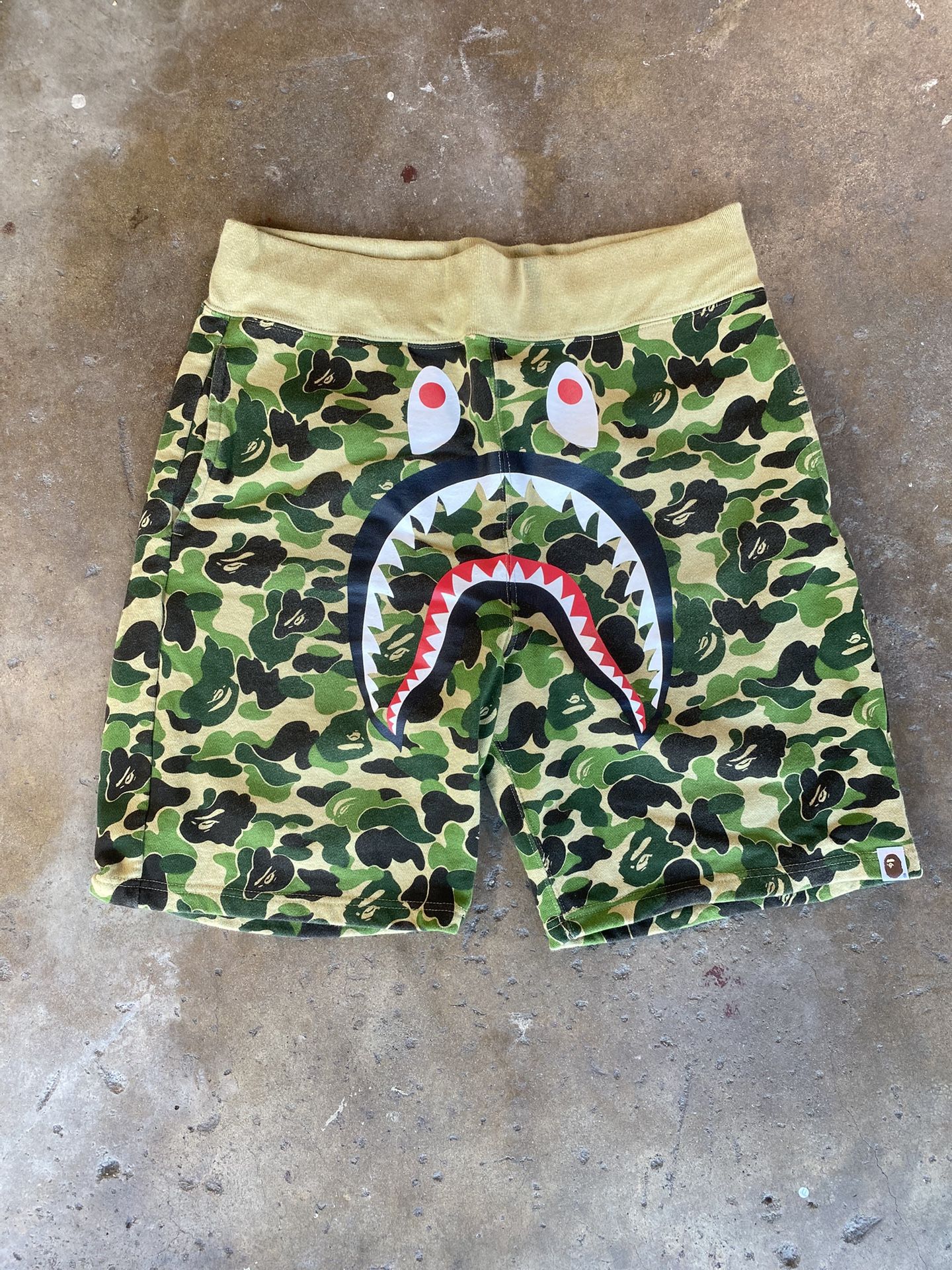BAPE Camo Shorts Sz Large