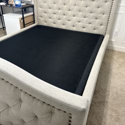 Queen Size Bed 