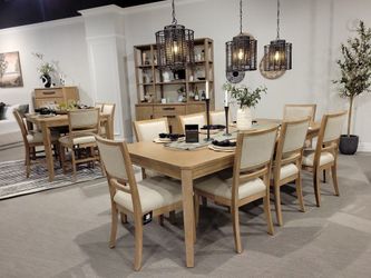 7 pc Transitional Casual Dining Set!!