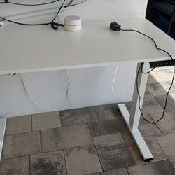 Standing desk