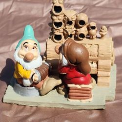 VTG Disney Classics Snow White & the Seven Dwarfs Grumpy & Bashful Figurine 3"